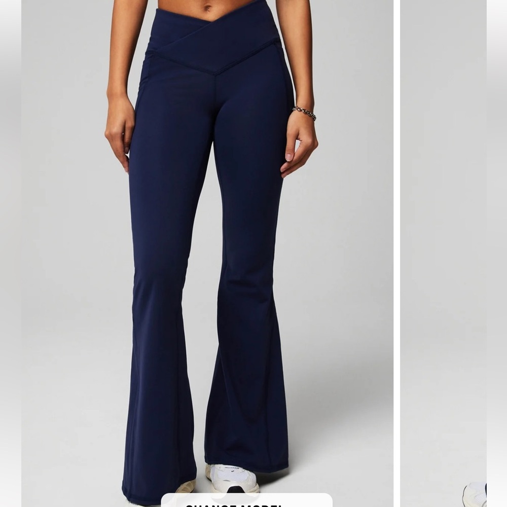 Fabletics Oasis Navy High-Waisted Crossover Flare leggings size Small